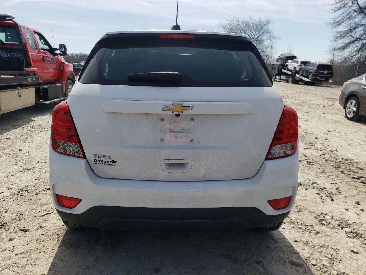 3GNCJKSB0JL391425 2018 Chevrolet Trax Ls