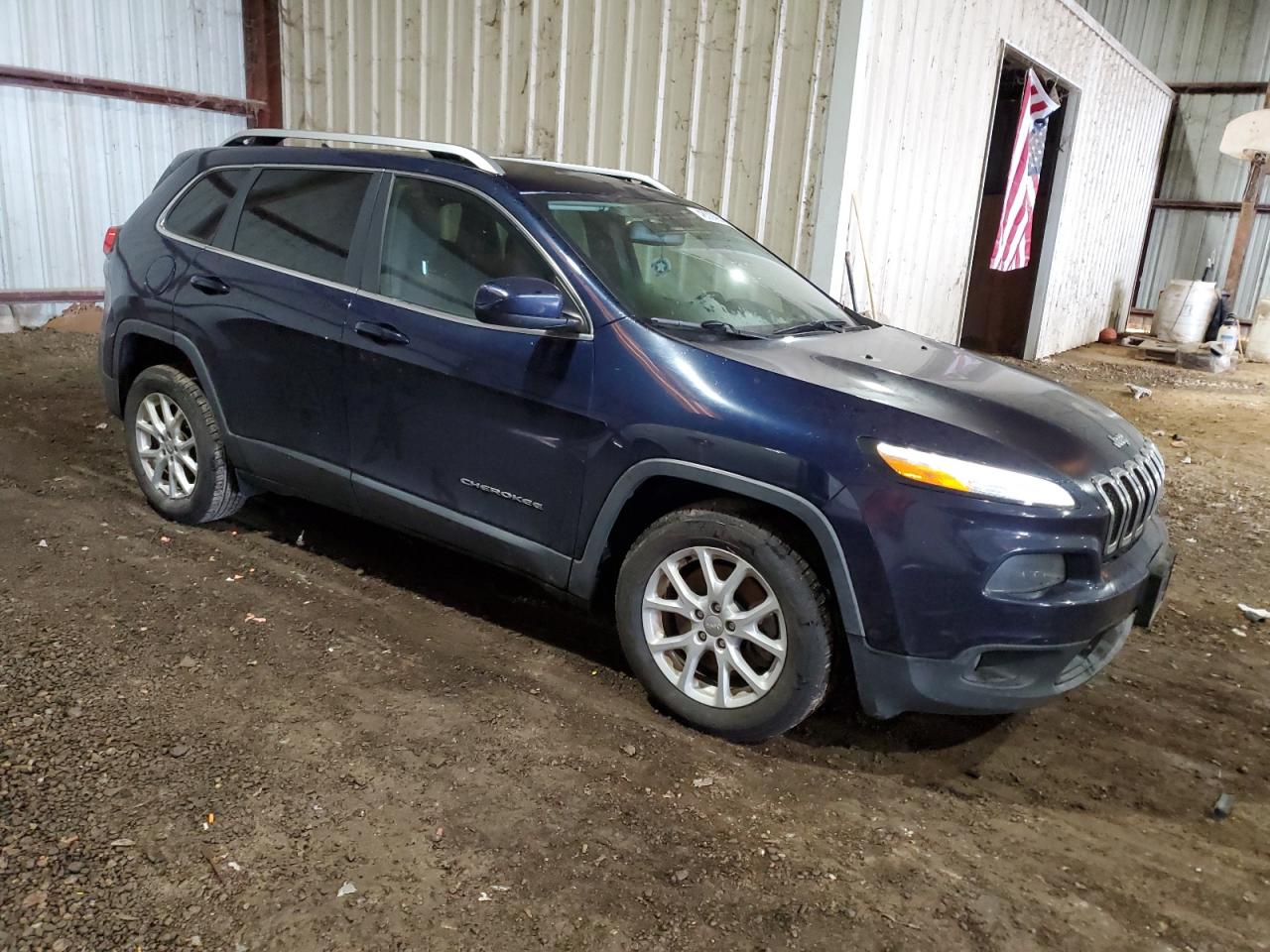 2015 Jeep Cherokee Latitude VIN: 1C4PJLCBXFW660773 Lot: 48308954