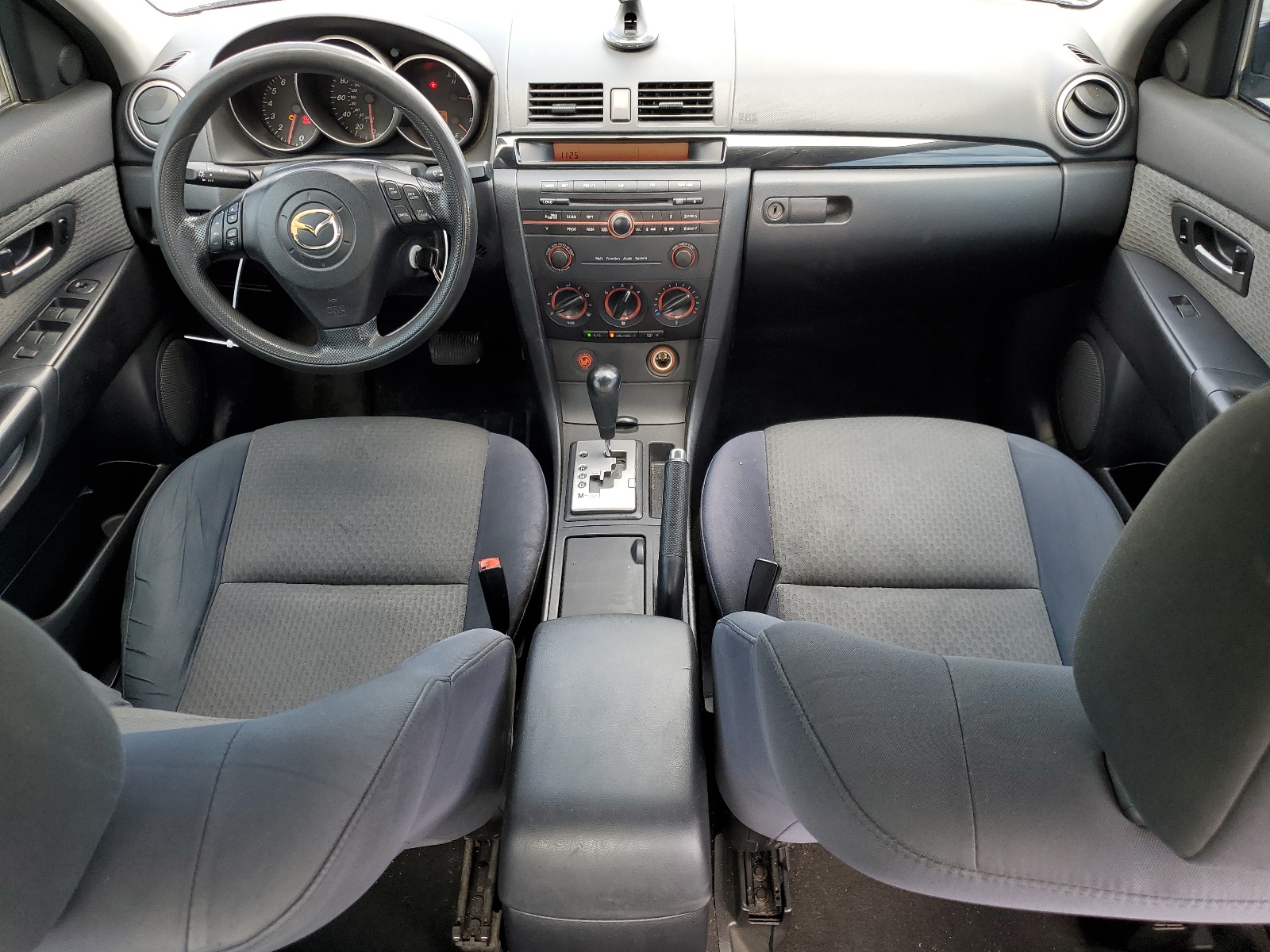 JM1BK12F041162561 2004 Mazda 3 I