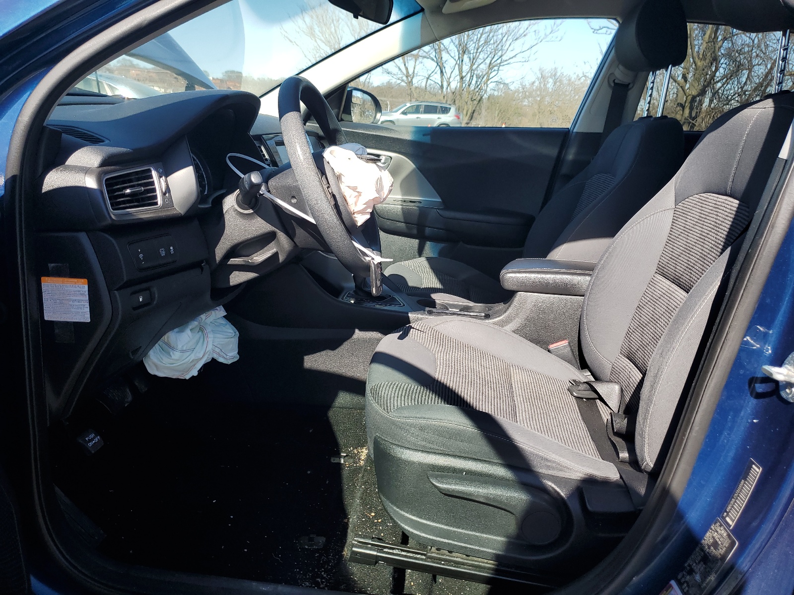 KNDCB3LC5J5113588 2018 Kia Niro Fe