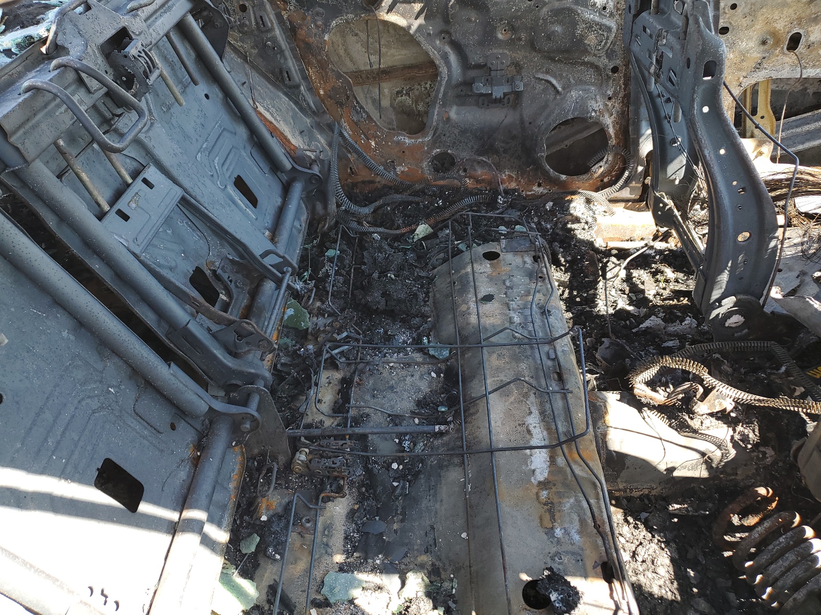 3FA6P0HDXER330240 2014 Ford Fusion Se