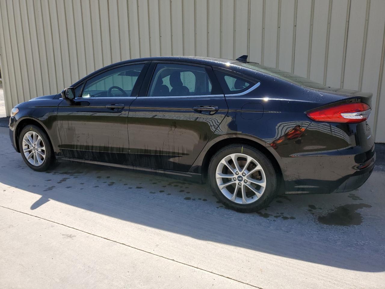 2019 Ford Fusion - Image 2
