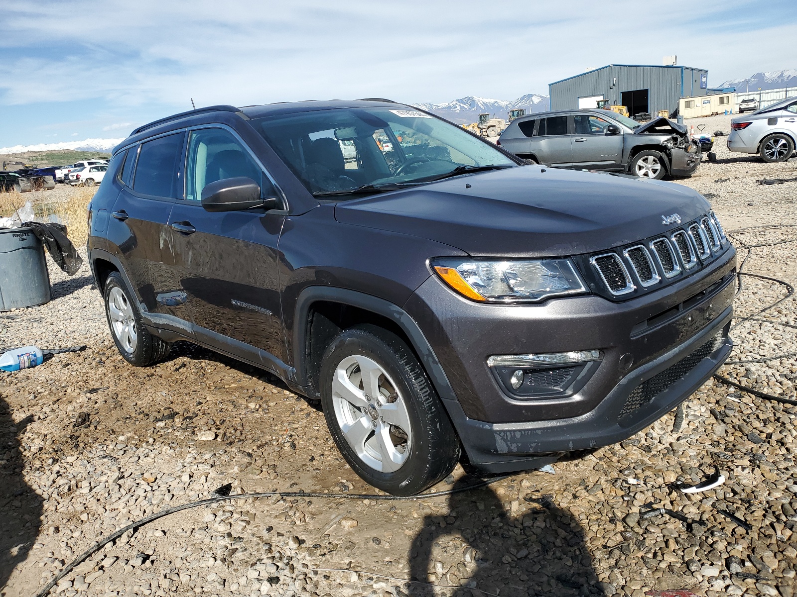 2020 Jeep Compass Latitude vin: 3C4NJDBBXLT117391