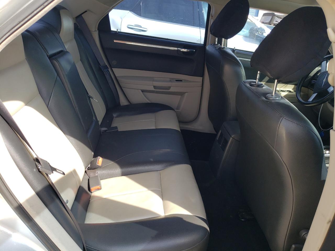 2005 Chrysler 300 Touring VIN: 2C3JA53G95H563997 Lot: 45089314