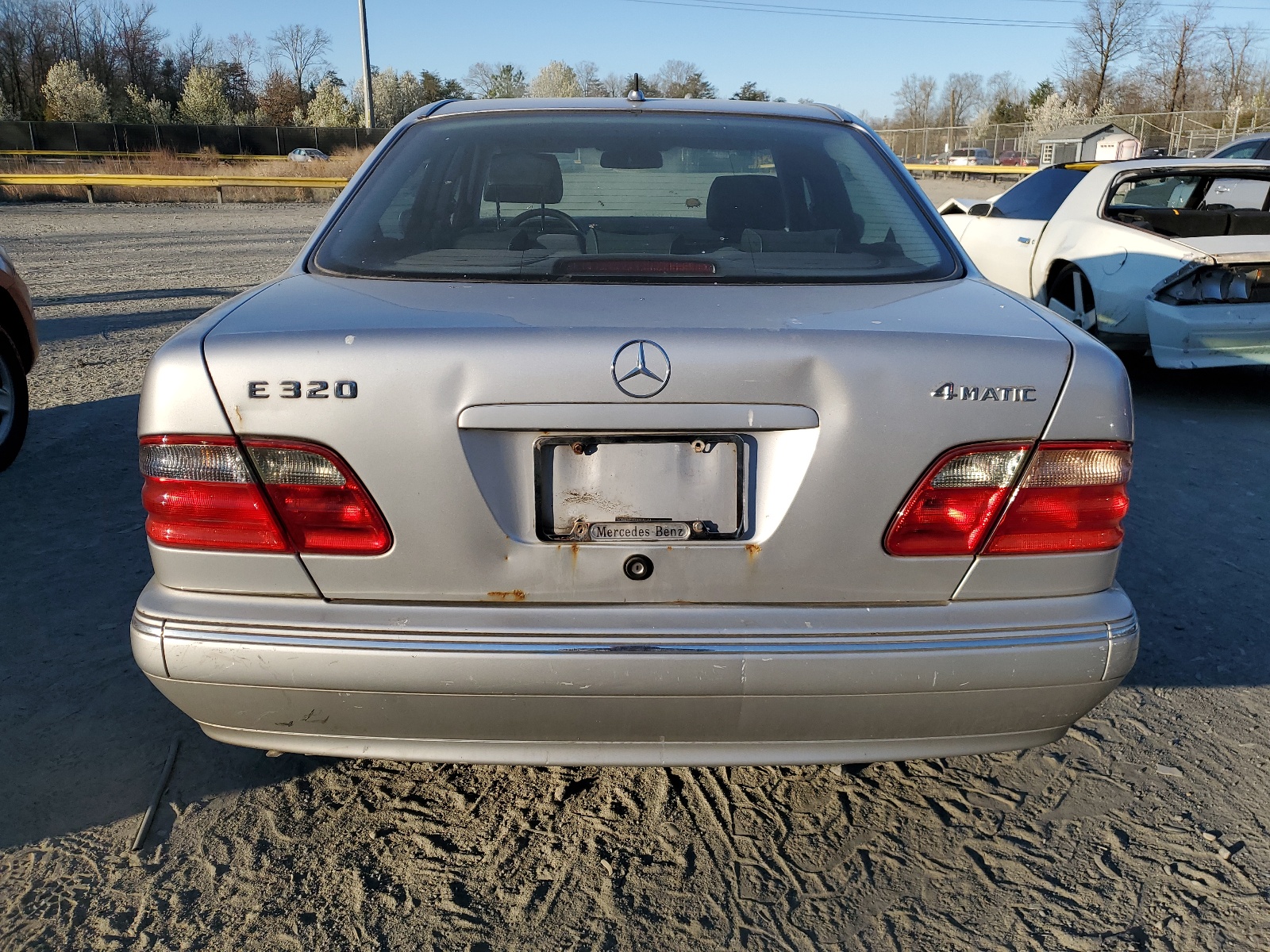 WDBJF82J81X055164 2001 Mercedes-Benz E 320 4Matic