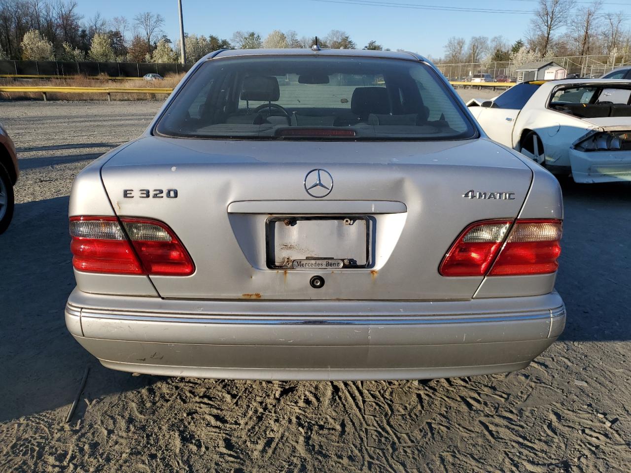 2001 Mercedes-Benz E 320 4Matic VIN: WDBJF82J81X055164 Lot: 47637484