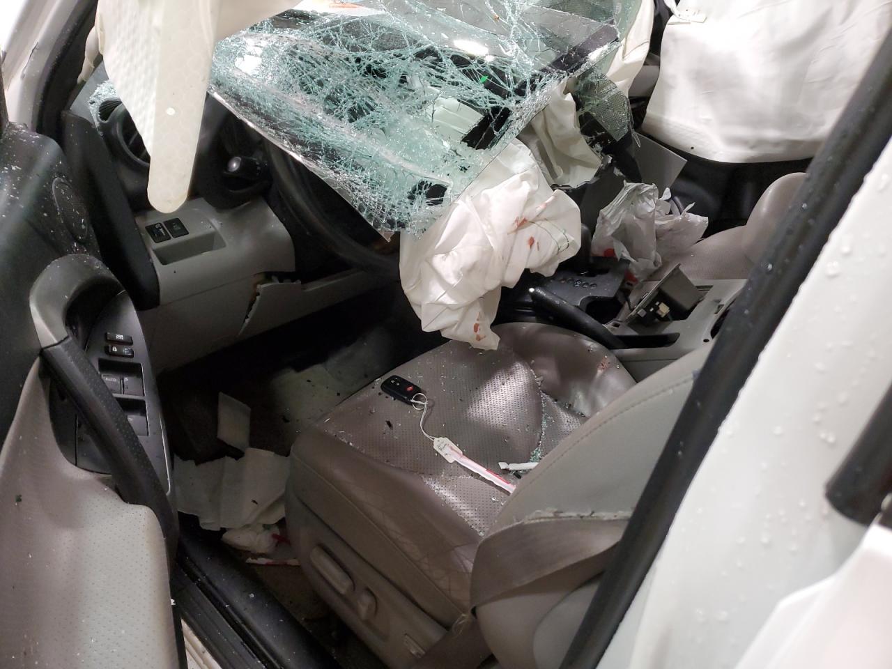 2010 Toyota RAV 4 - Image 8