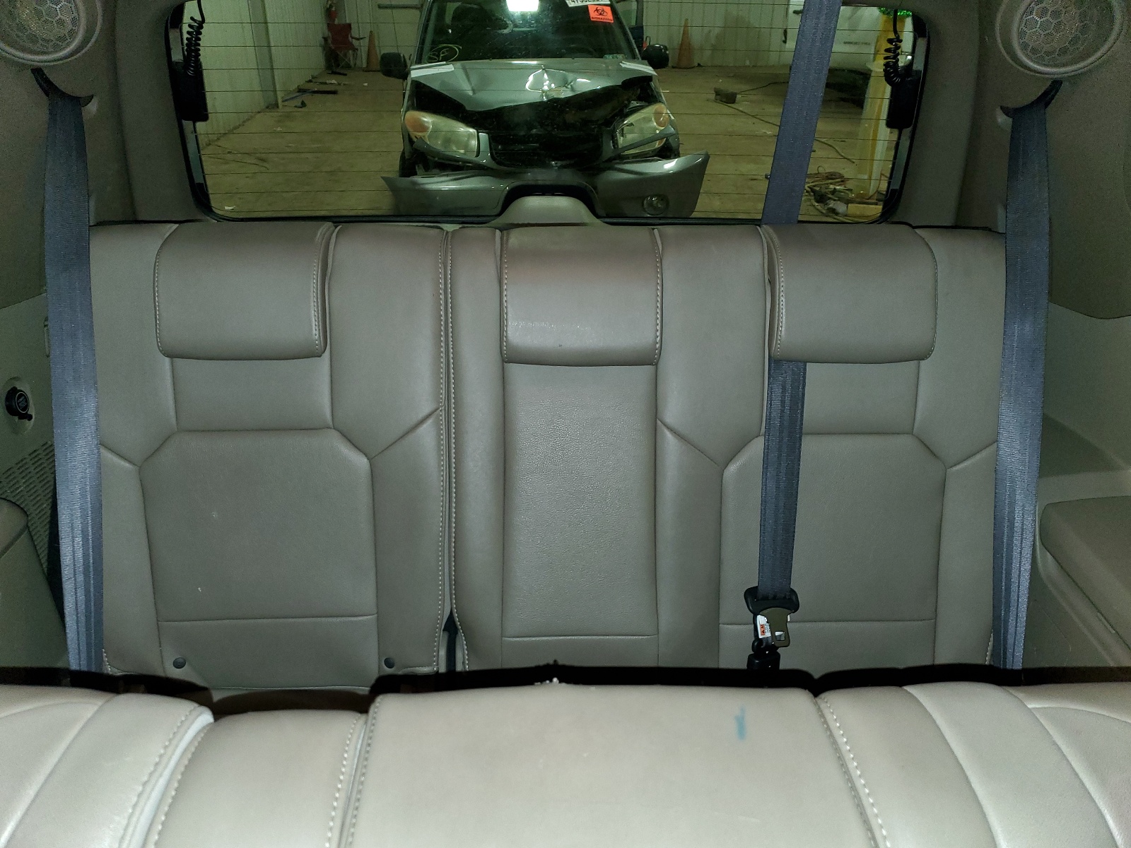 5FNYF4H76BB012555 2011 Honda Pilot Exln