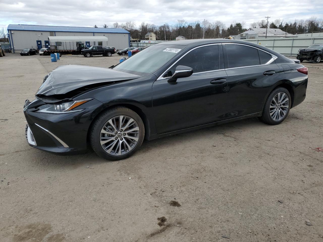 2021 Lexus ES - Image 1