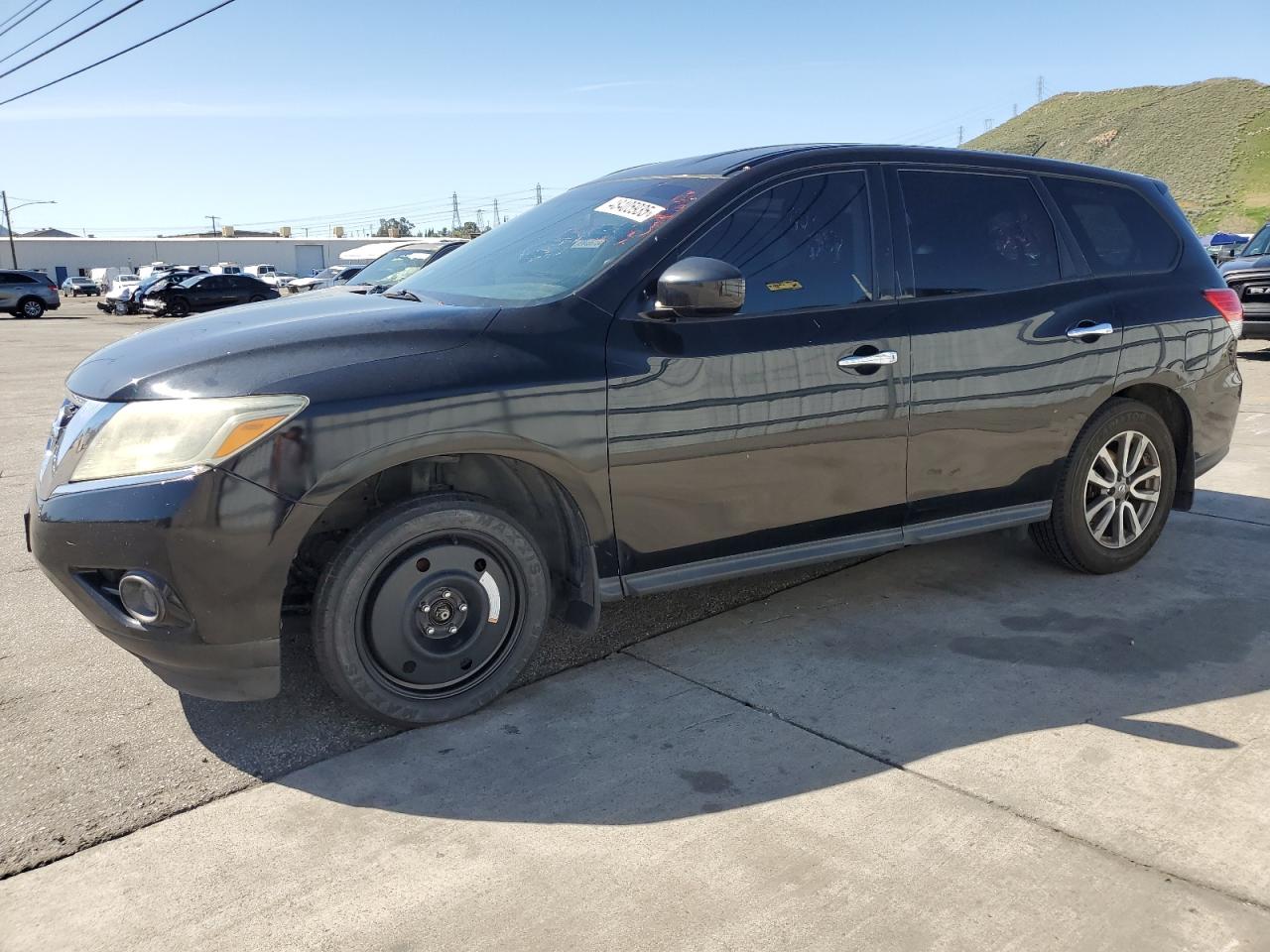 2014 Nissan Pathfinder S zu verkaufen in Colton, CA - Side