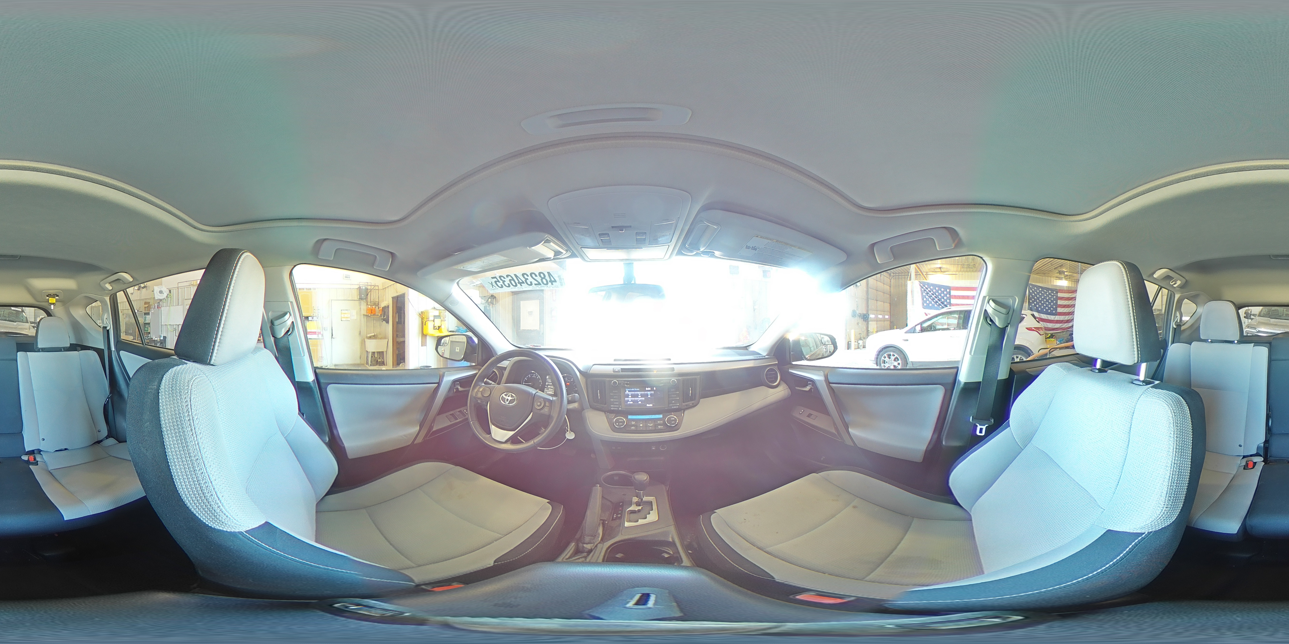 2016 Toyota RAV 4 - Image 13