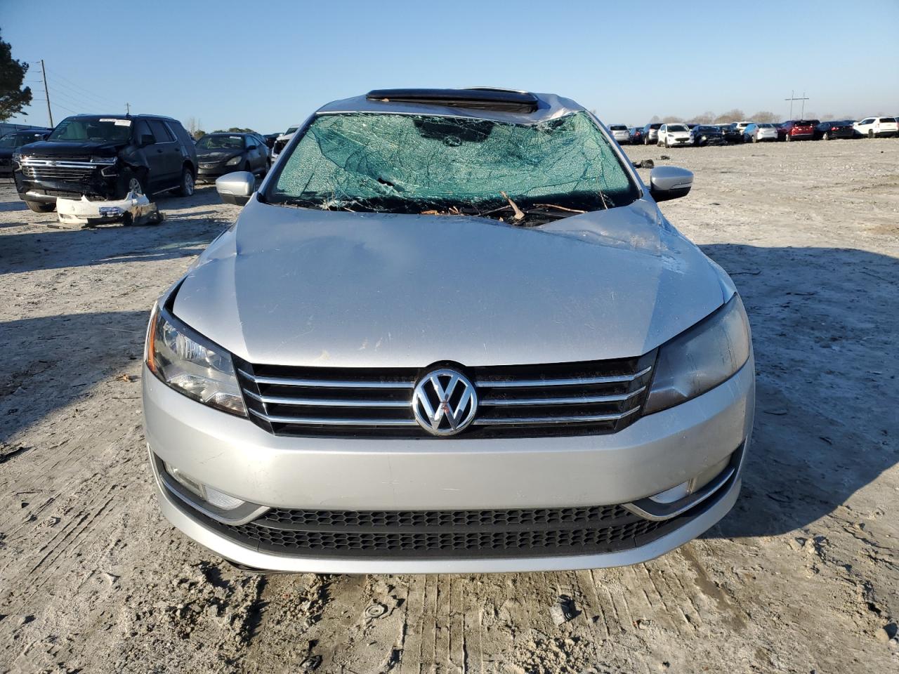 2015 Volkswagen Passat - Image 5