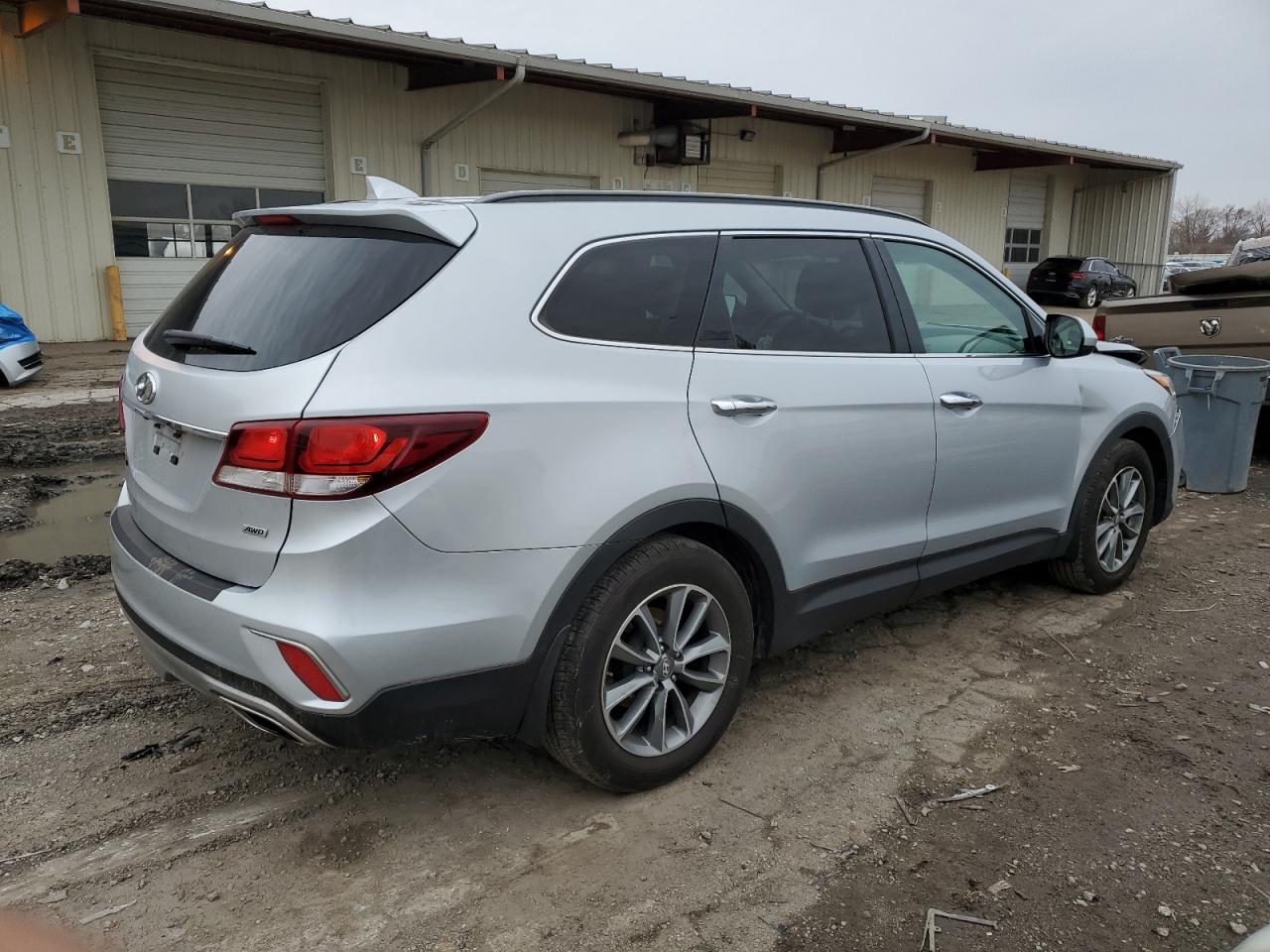 2019 Hyundai Santa Fe - Image 3