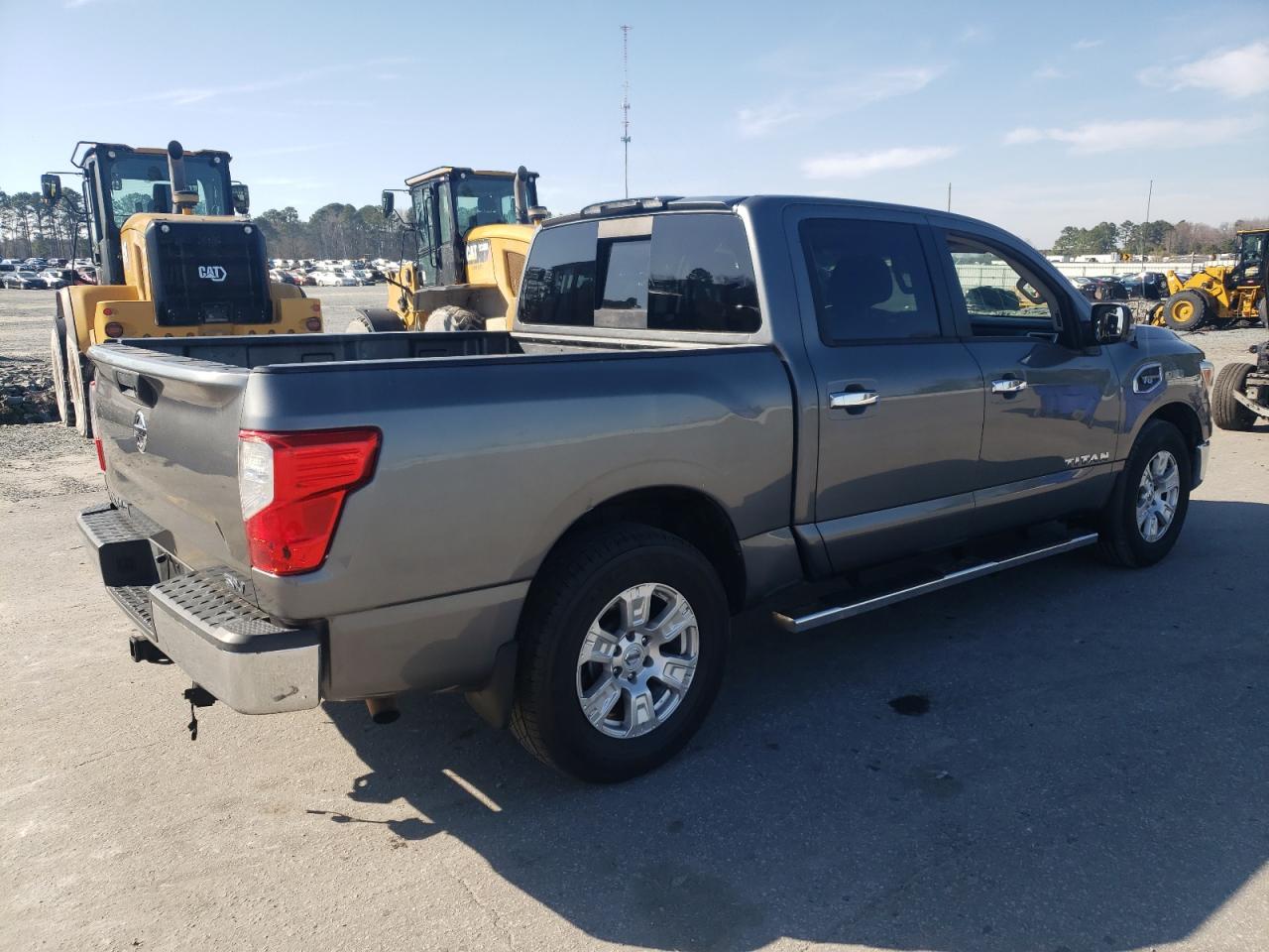 2017 Nissan Titan - Image 3