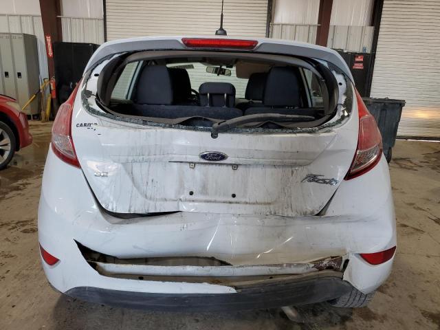  FORD FIESTA 2015 Белый