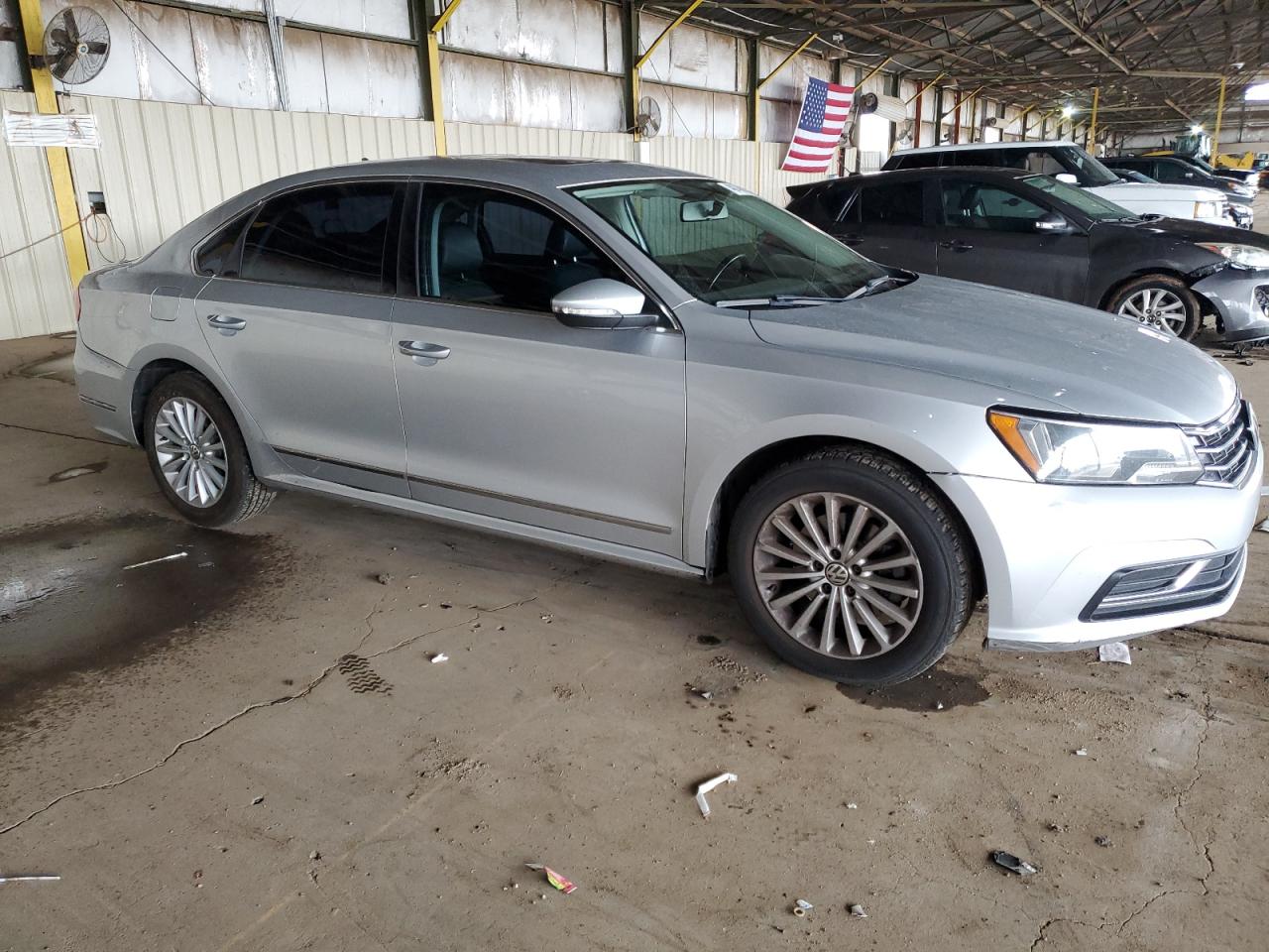 2017 Volkswagen Passat - Image 4