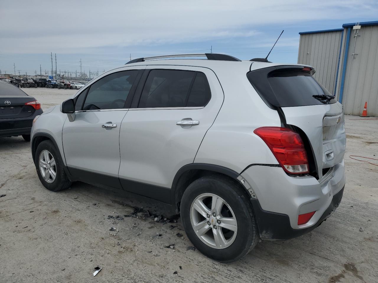 KL7CJLSB5JB579337 CHEVROLET TRAX 2018