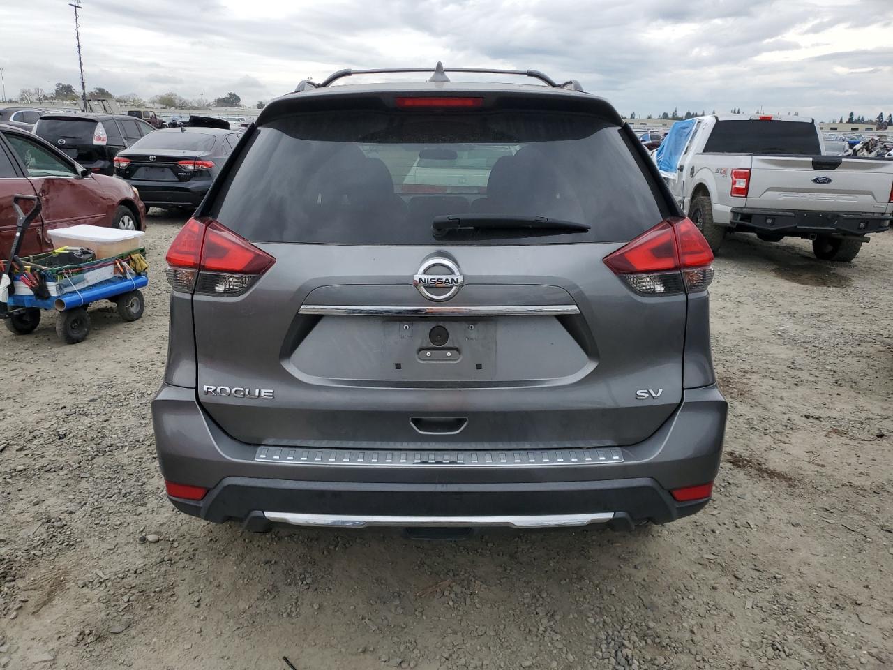 5N1AT2MT1HC812828 NISSAN ROGUE 2017
