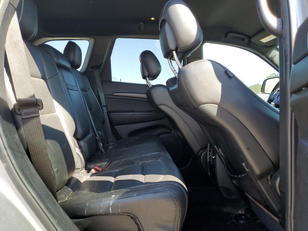 2016 Jeep Grand Cherokee - Image 10