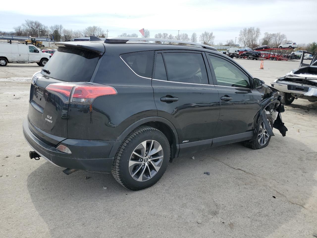 JTMRJREV6HD104784 TOYOTA RAV4 2017