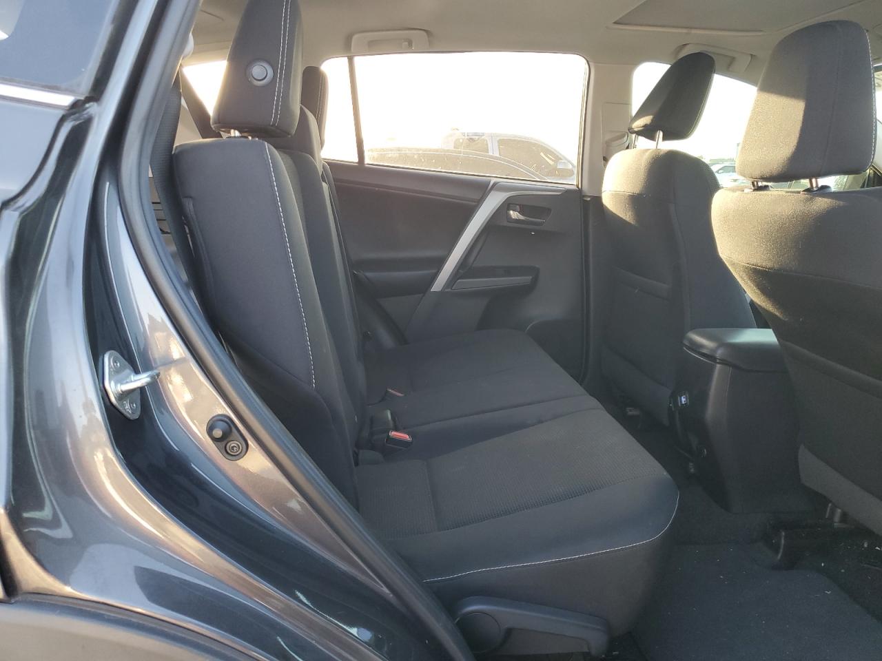 2T3WFREV2JW479732 TOYOTA RAV4 2018