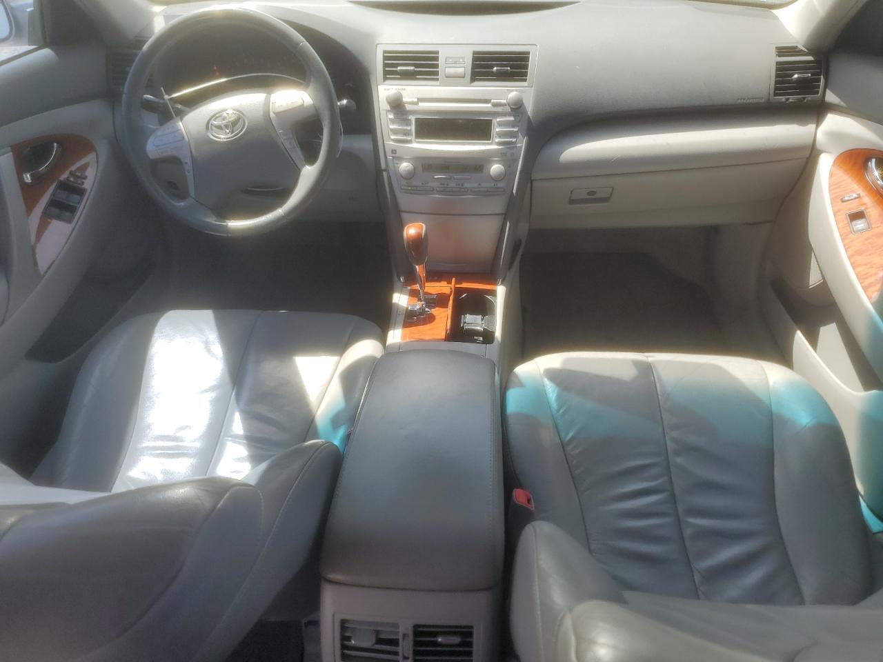 2011 Toyota Camry - Image 8
