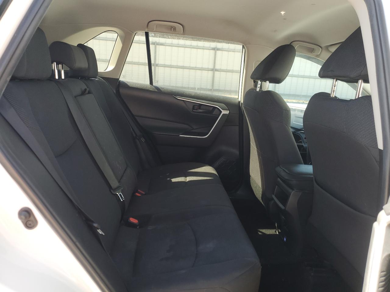 2020 Toyota RAV 4 - Image 11