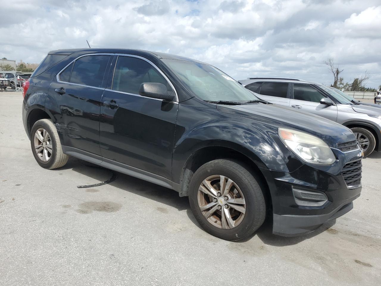 2017 Chevrolet Equinox - Image 4
