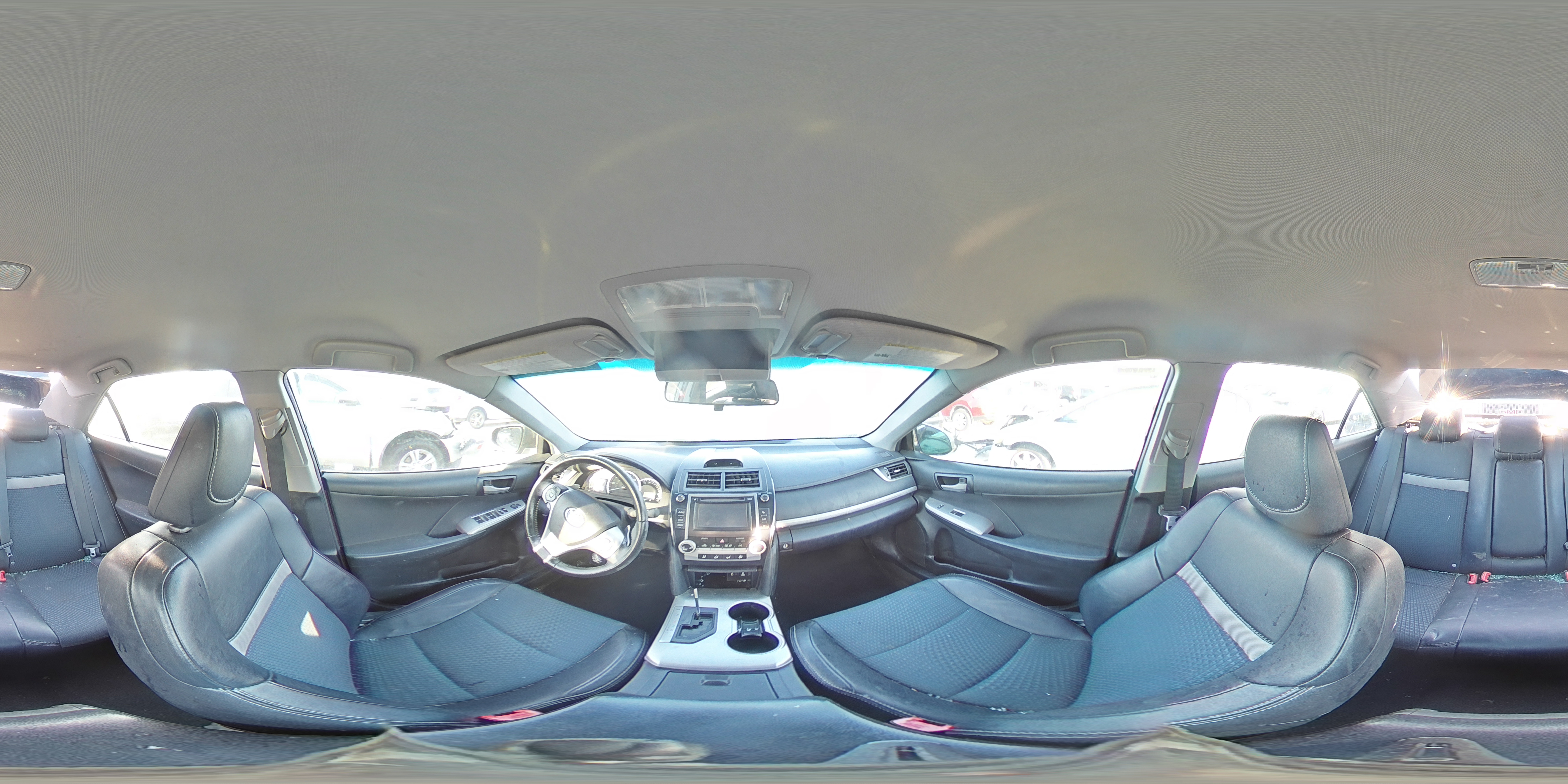 2014 Toyota Camry - Image 12