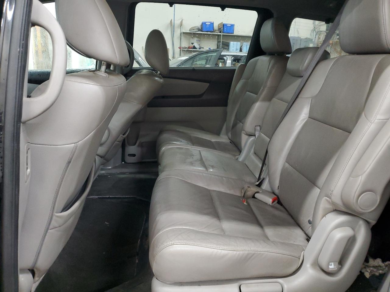 2012 Honda Odyssey - Image 11