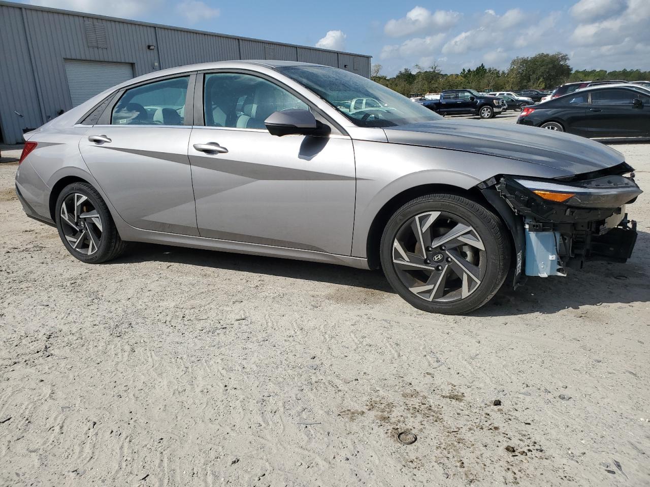 2024 Hyundai Elantra - Image 4