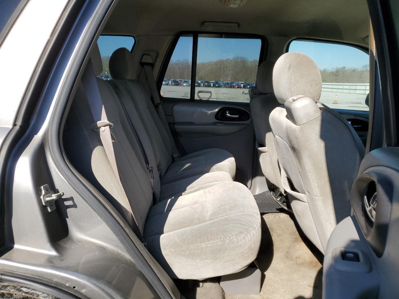 2005 Chevrolet TrailBlazer - Image 11