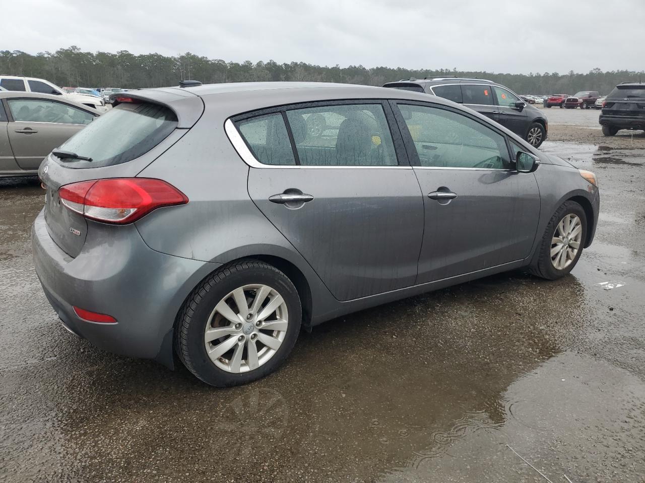 2015 Kia Forte - Image 3
