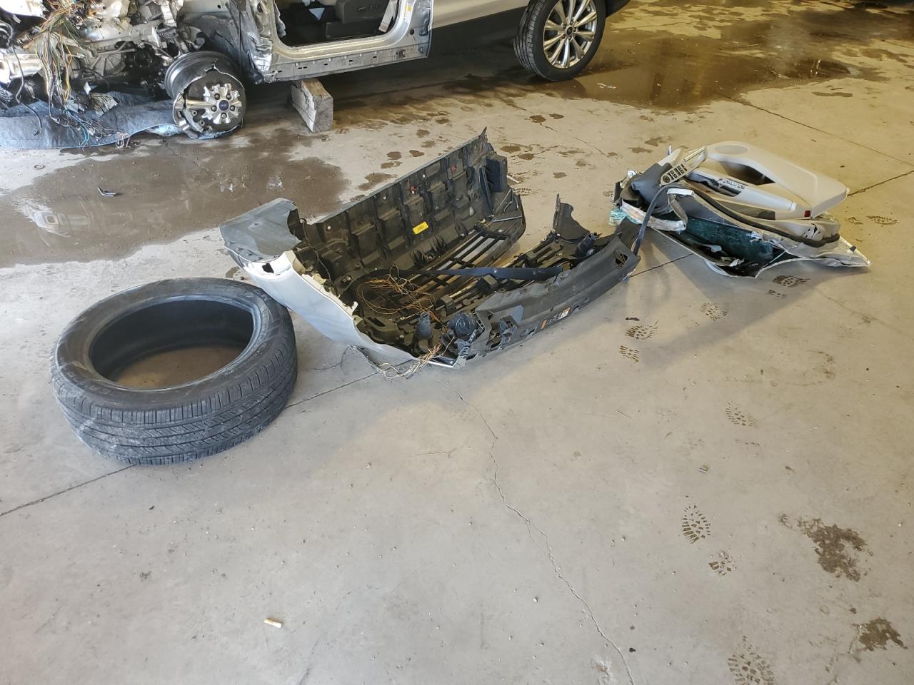 1FMCU9J97HUA98463 FORD ESCAPE 2017