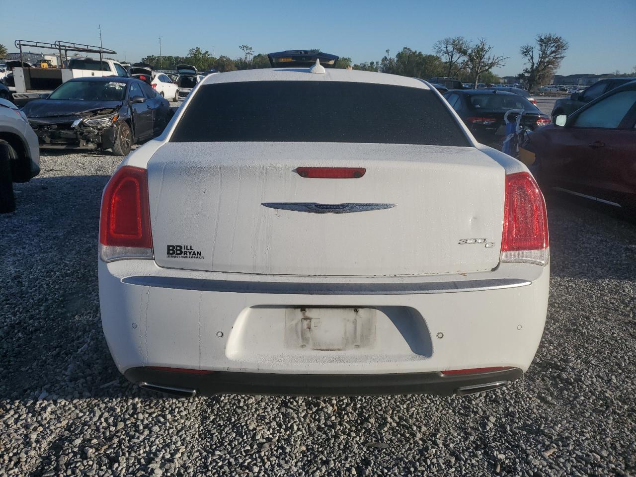 2018 Chrysler 300 - Image 6