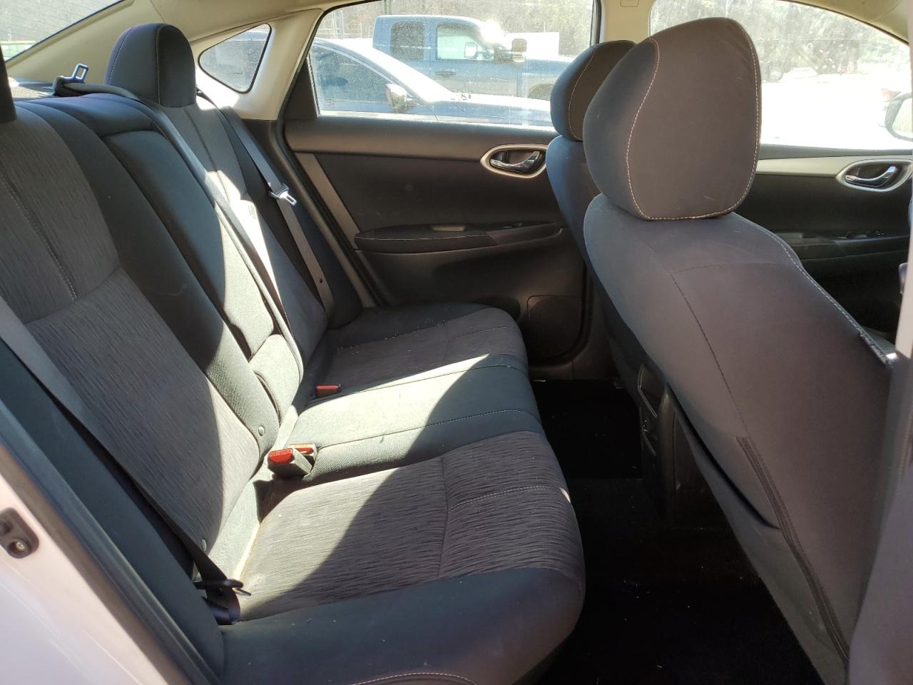 2015 Nissan Sentra - Image 11