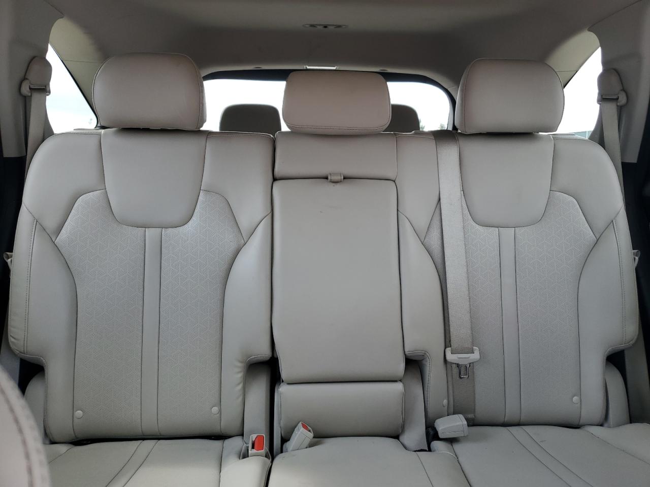 2021 Kia Sorento - Image 10