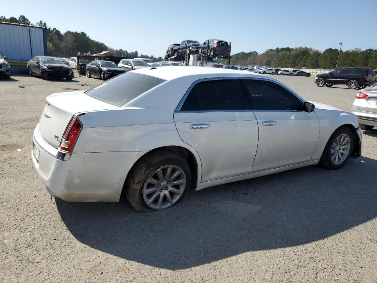 2014 Chrysler 300 - Image 3