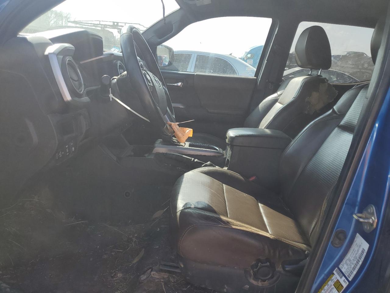 2017 Toyota Tacoma - Image 7