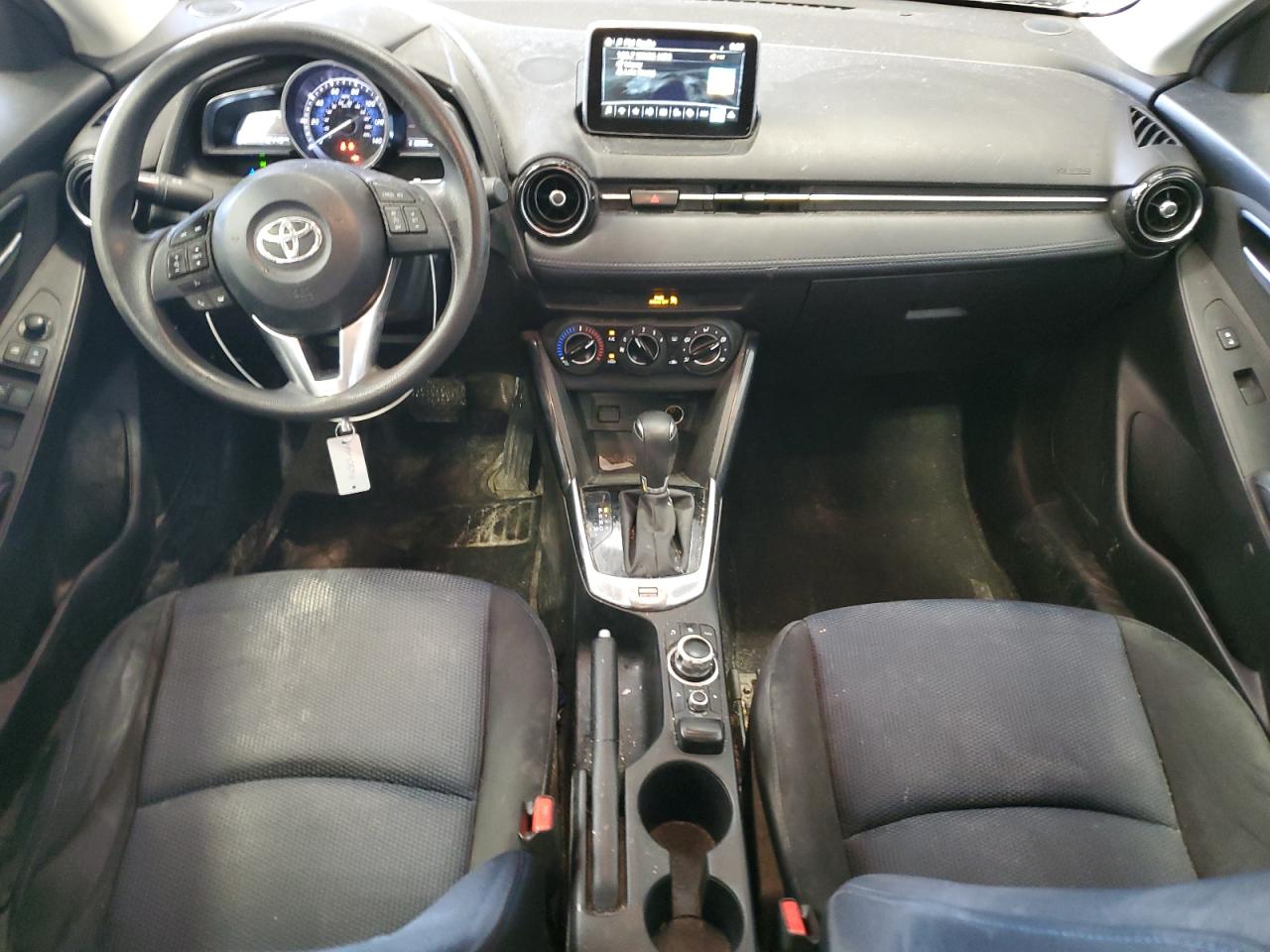 2017 Toyota Yaris - Image 8