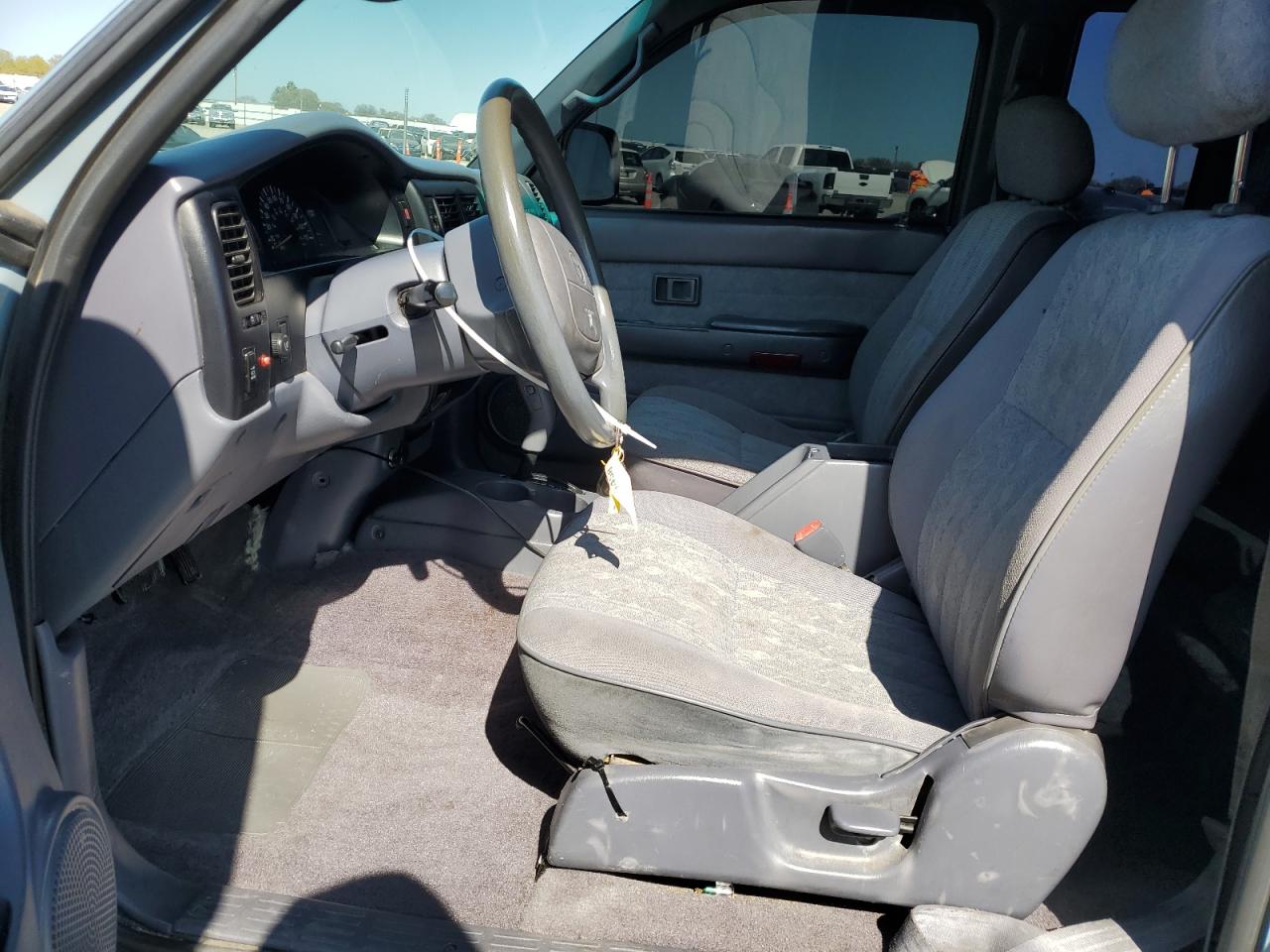 2000 Toyota Tacoma - Image 7