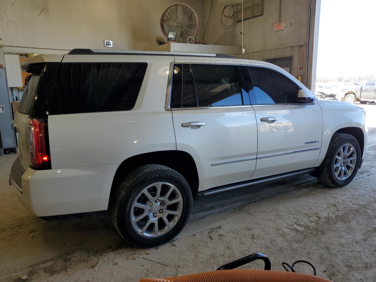 2015 GMC Yukon - Image 3