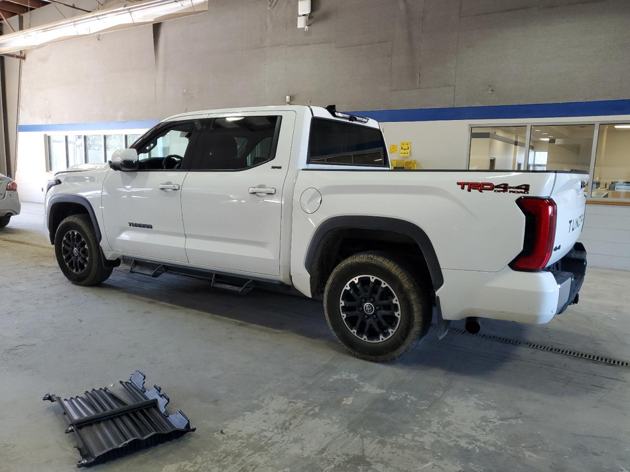 2022 Toyota Tundra - Image 2
