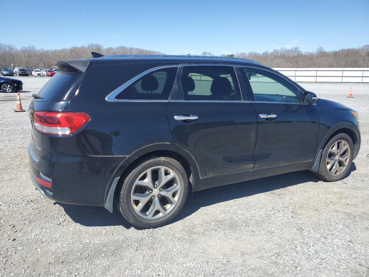 2016 Kia Sorento - Image 3
