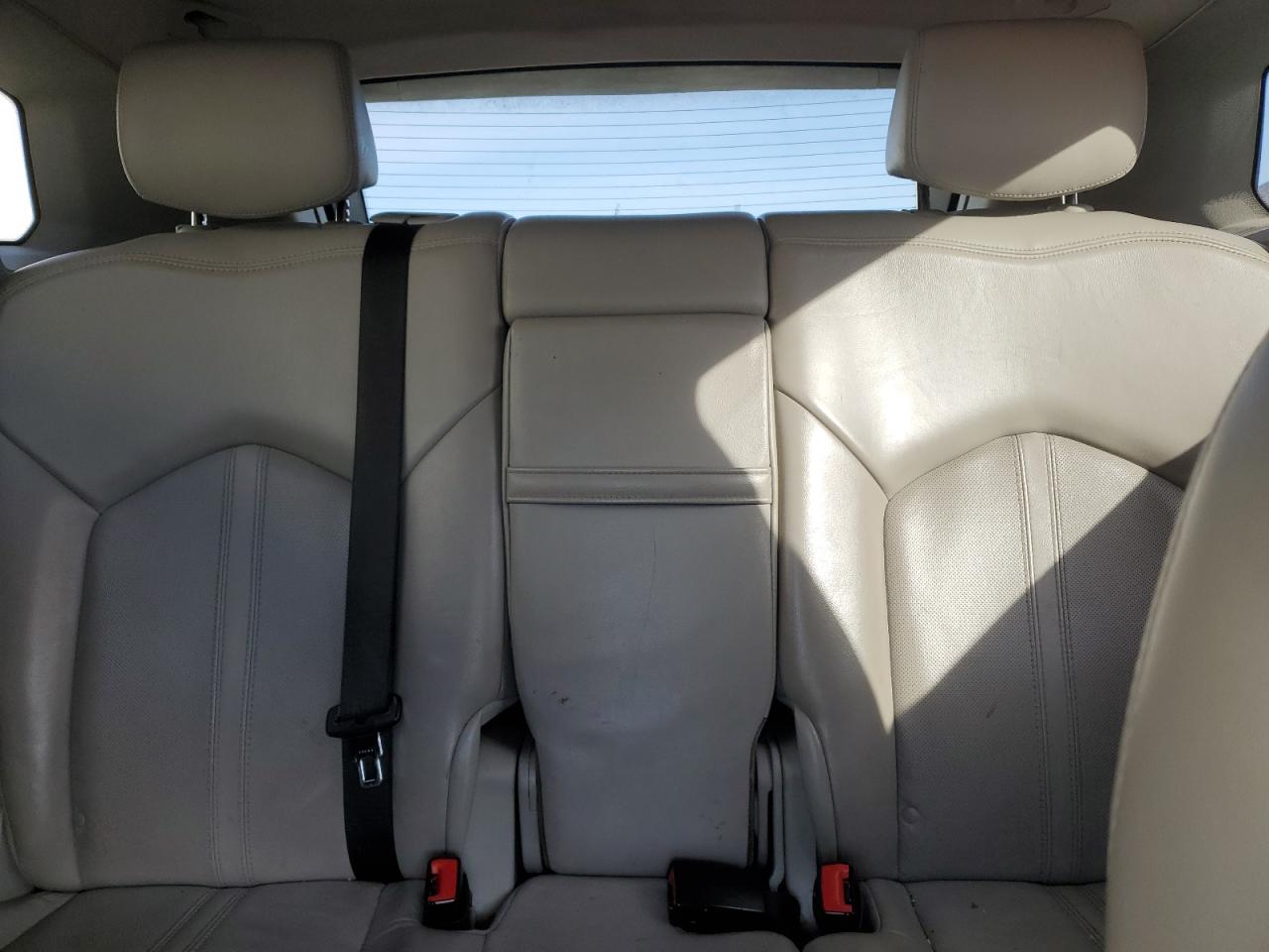 2015 Cadillac SRX - Image 10