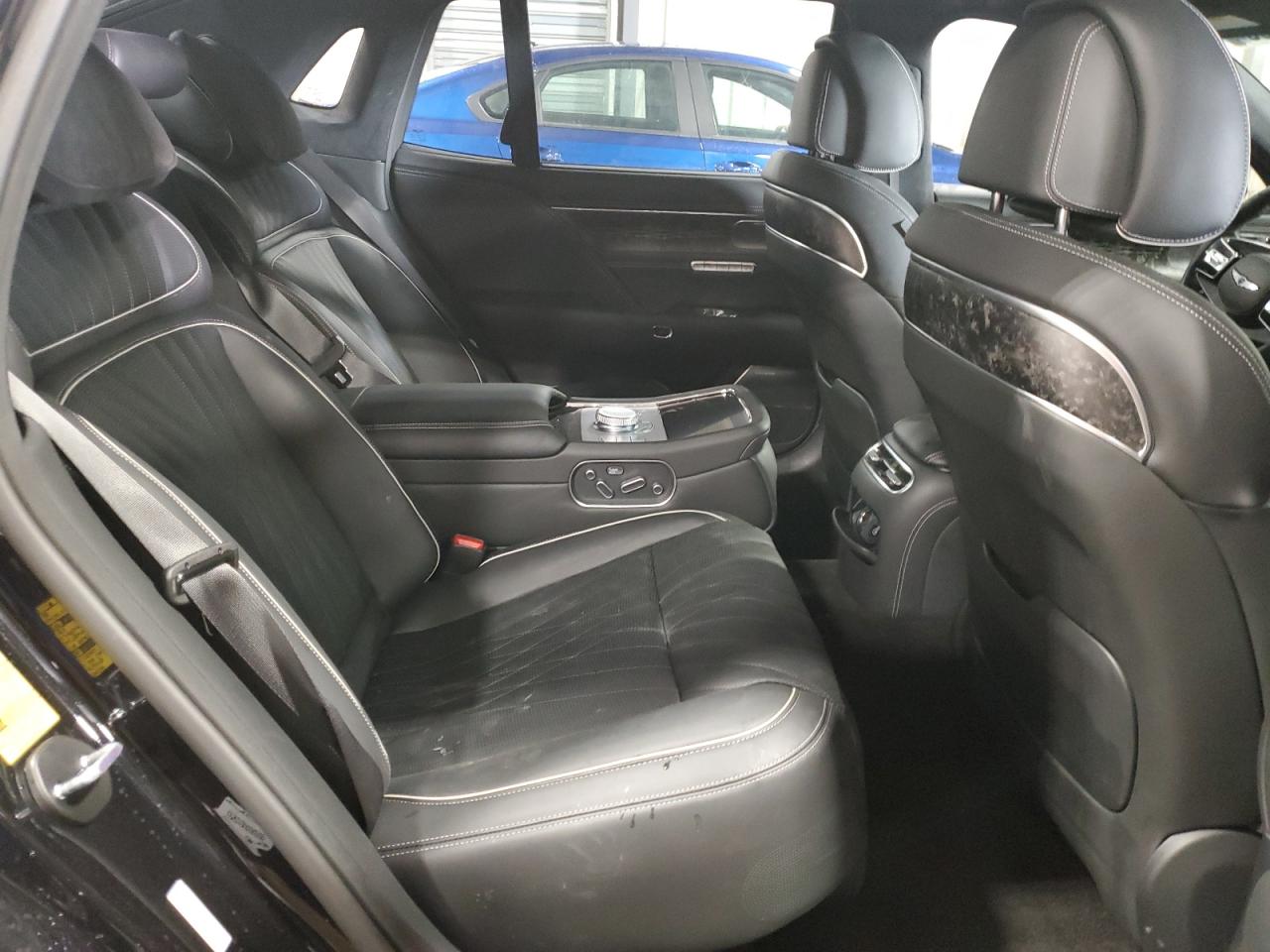 2024 Genesis G90 - Image 11