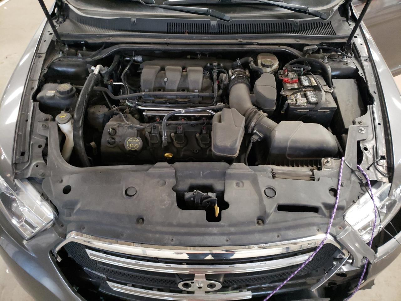 2015 Ford Taurus - Image 11