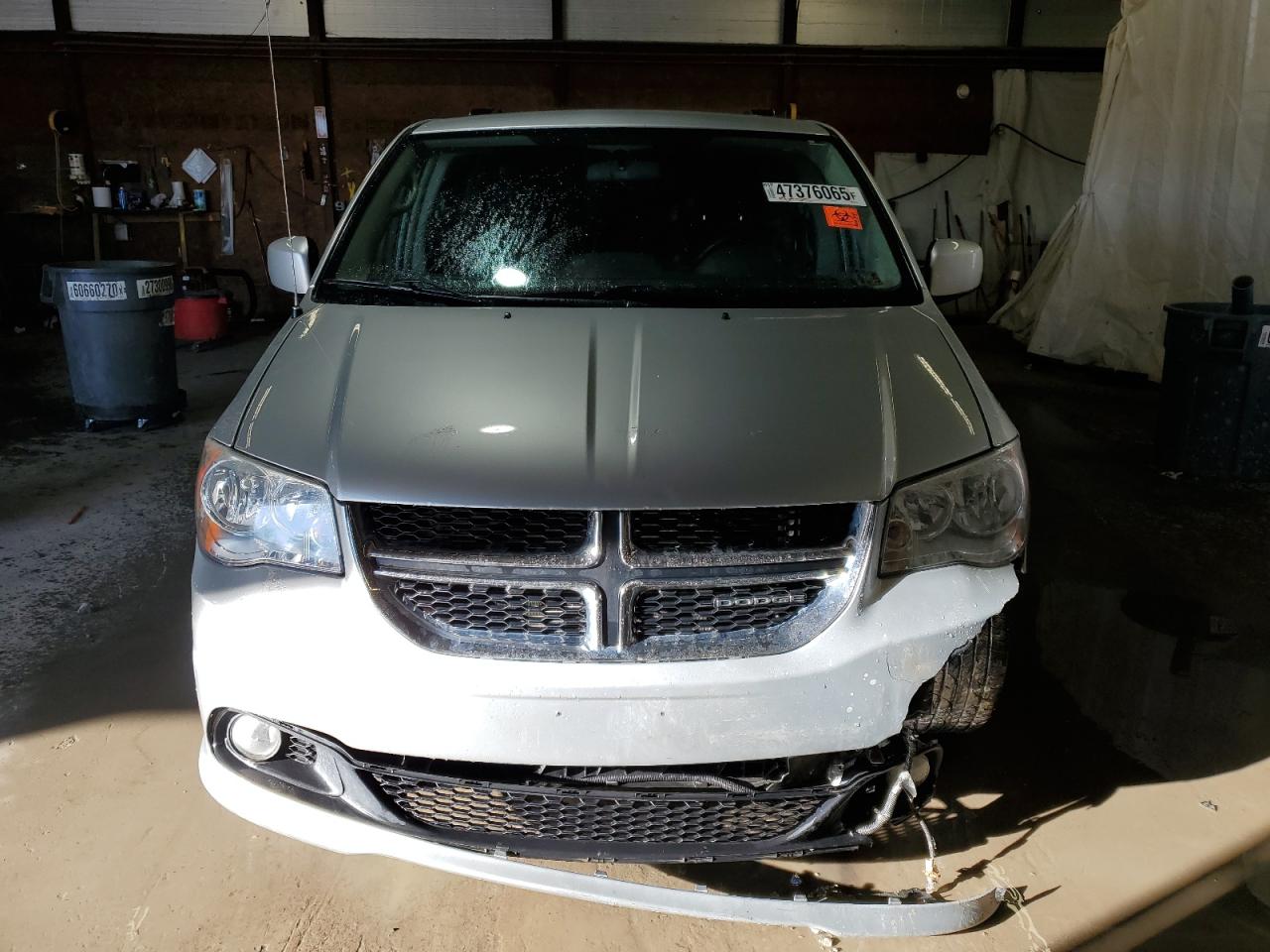 2011 Dodge Caravan - Image 5