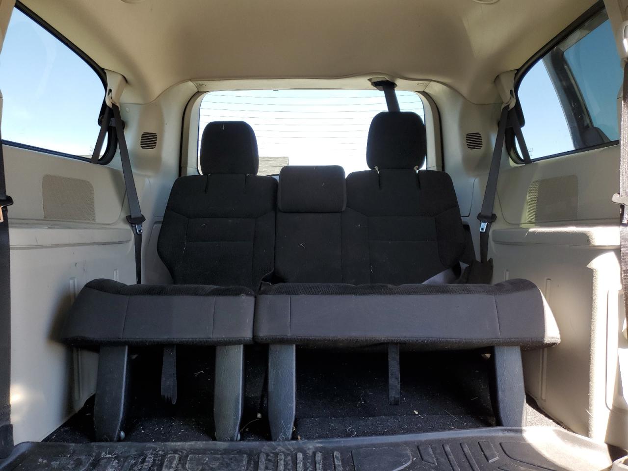 2019 Dodge Caravan - Image 10
