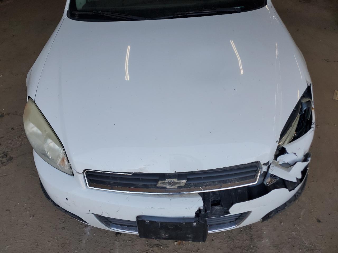 2010 Chevrolet Impala - Image 11